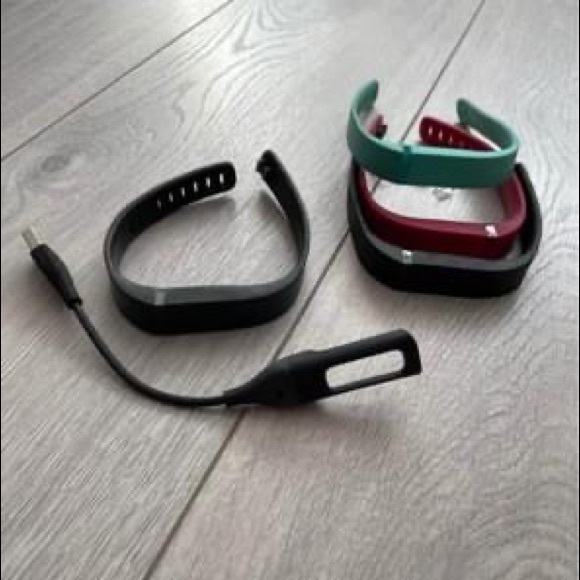 Fitbit and accessories - Picture 1 of 2